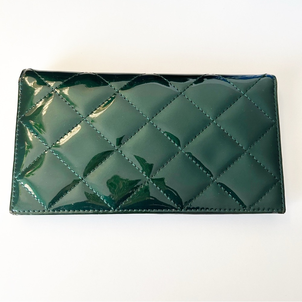 Forever 21 Faux Patent leather wallet